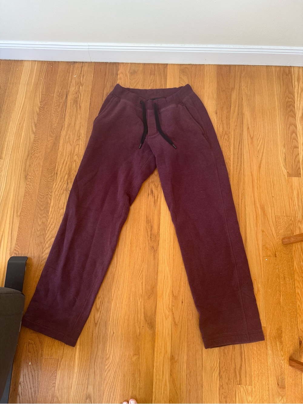 lululemon athletica Men's Maroon Drawstring Joggers
